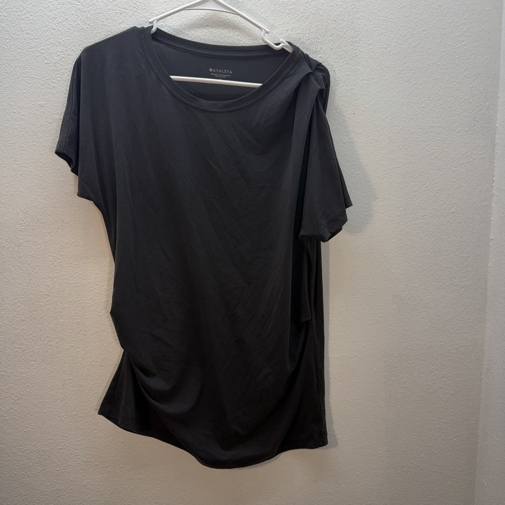 ATHLETA SZ M Black Asymmetric Ruched Tank‎ Top Athletic Workout Gym Short Sleeve